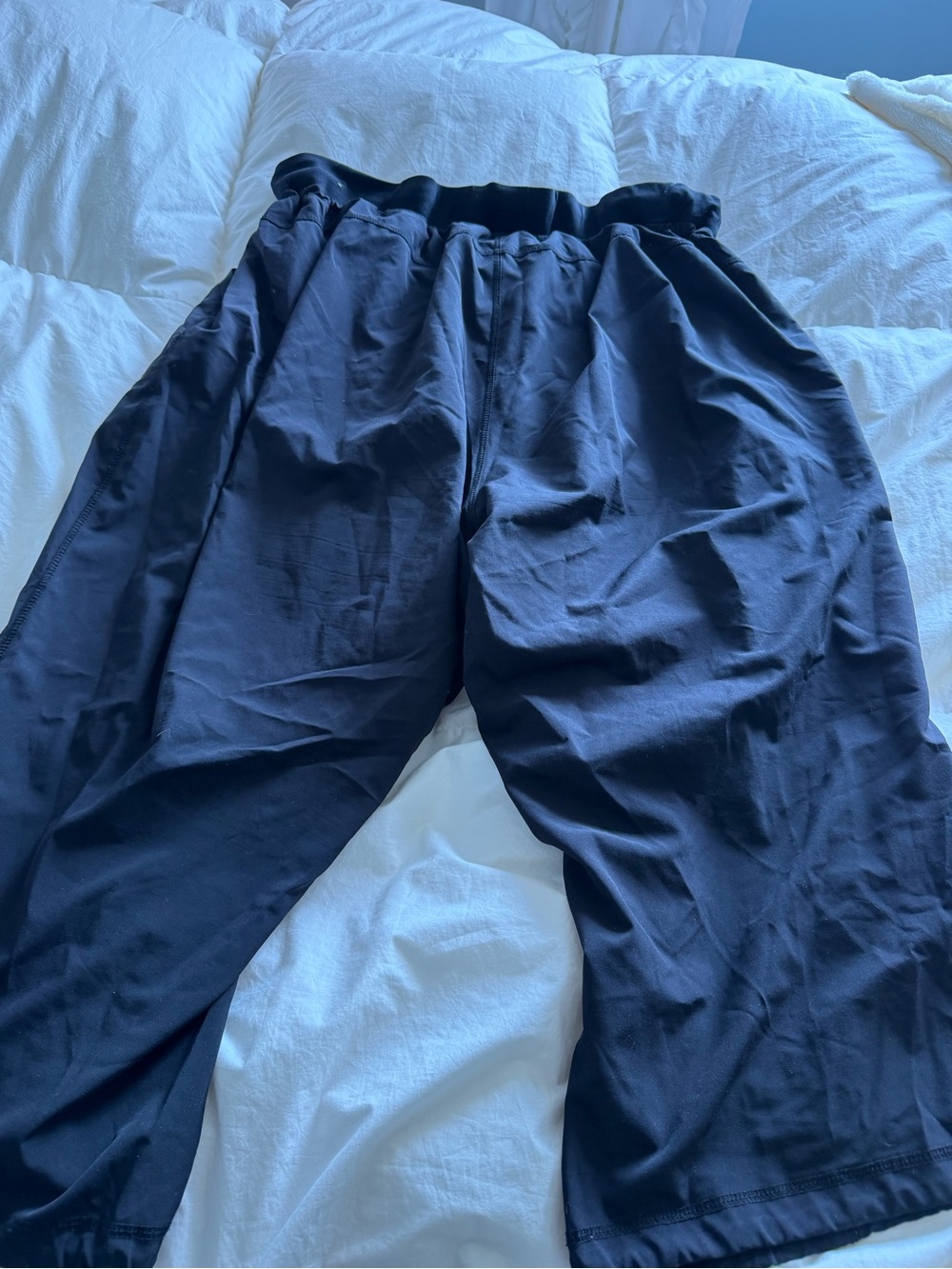 Livi Active Women's Black Elastic-Waist Joggers (US 26/28)